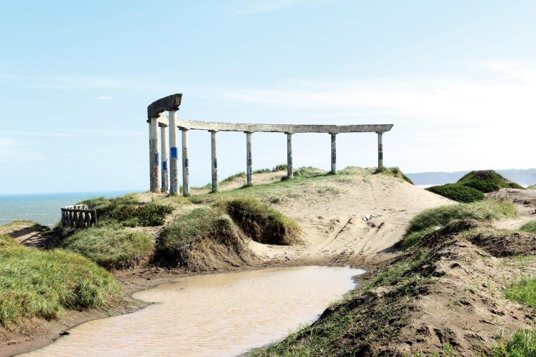 ruinas monumento monumentalidad playa exterior charco agua