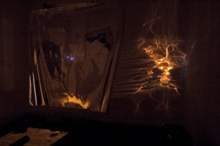 registro instalacion arte espejo ventana luz de calle proyeccion brillo